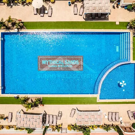 Sunnyvillas: 2br Mythical Apt*swimming Pool*ak04 アパート *